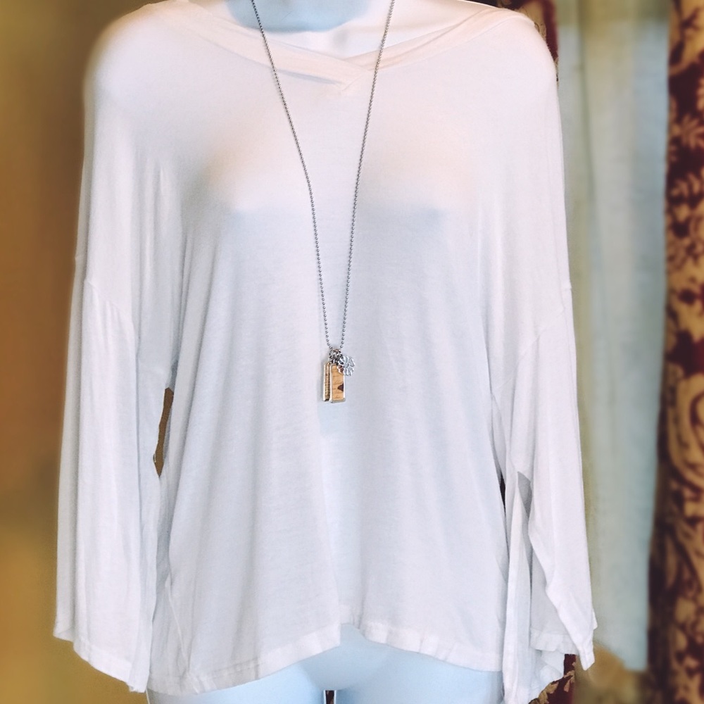 💍2 for $10/3 for $13 Classic Bell-Sleeved Top
